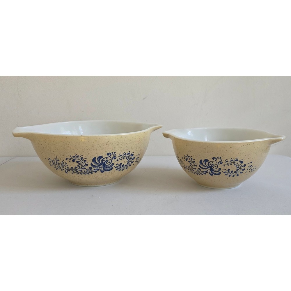 Pyrex Mixing Bowls #401 1.5Qt #402 1.5Pt Tan Blue Floral Homestead